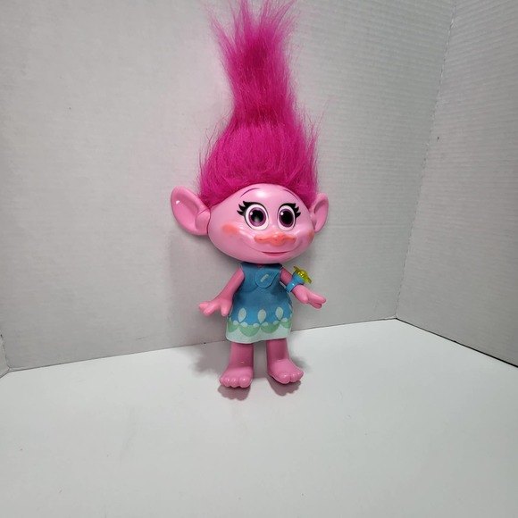 Troll Doll Hug Time Poppy 14" Talking / Light Up - Hasbro - 2015 - Dreamworks - Picture 4 of 14